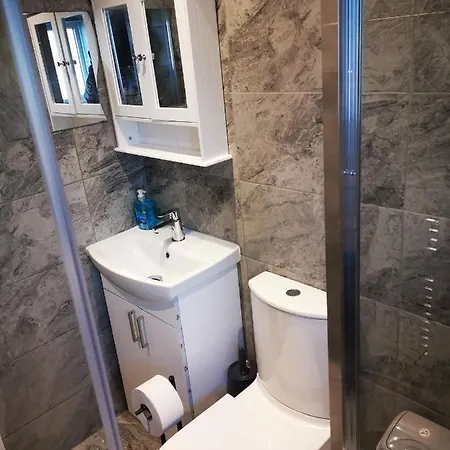 Cheadle House Holidays Manchester Extérieur photo