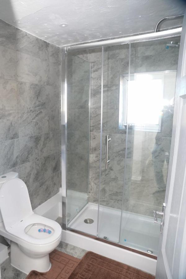 Cheadle House Holidays Сasa de vacaciones *